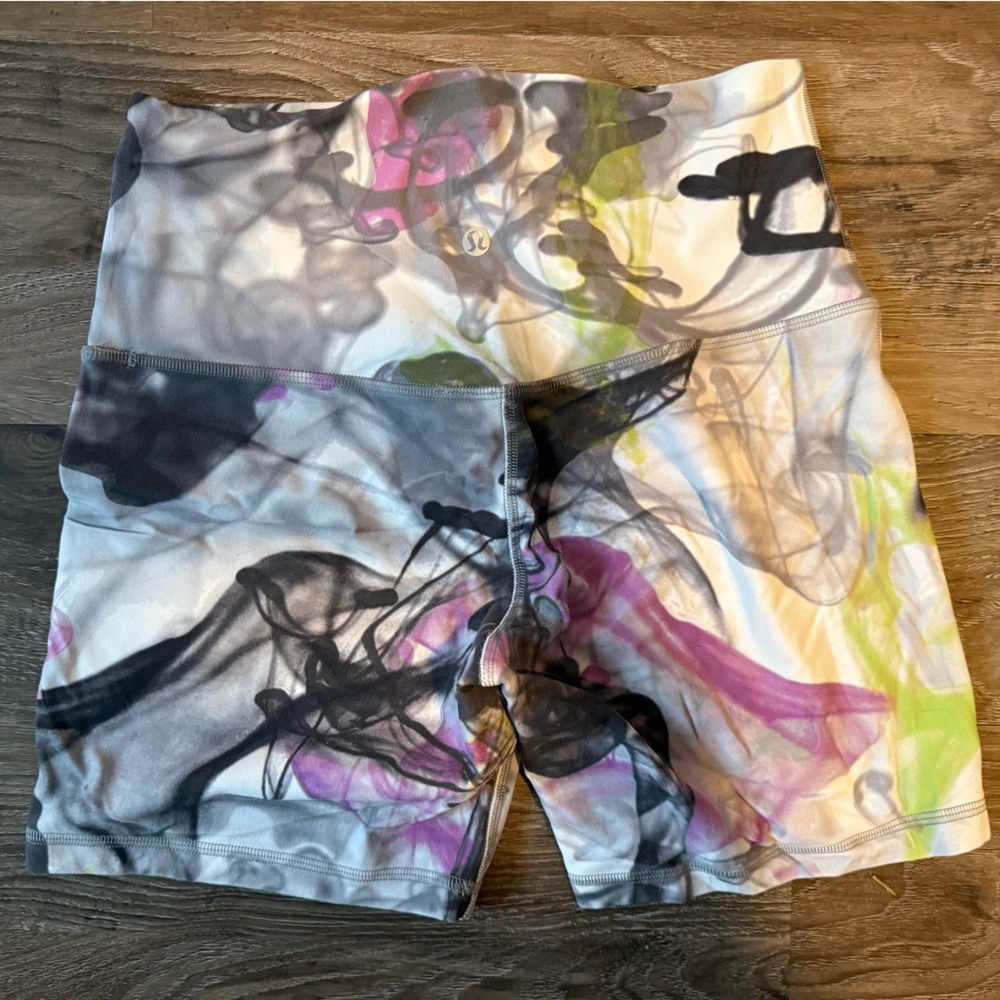Lulumeon Shorts - Size 8
